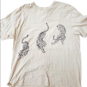 urban outfitters tan oversized tiger tee